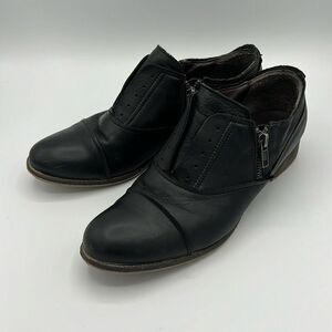 Boutique9 Black Loafers Size 8 B26